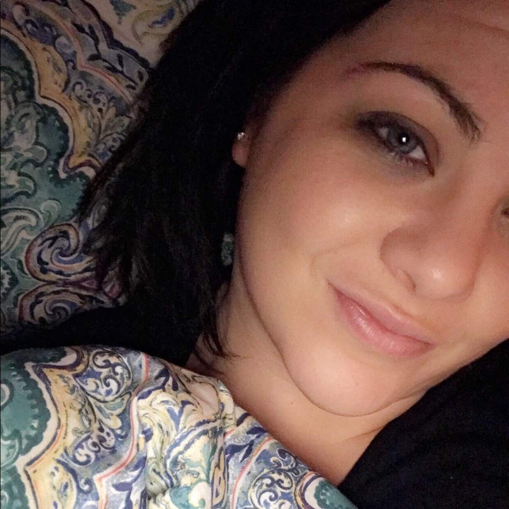 Meet your Posher, Alexisalexis